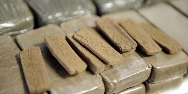 Oued Zem : La police intercepte 3,85 tonnes de drogue