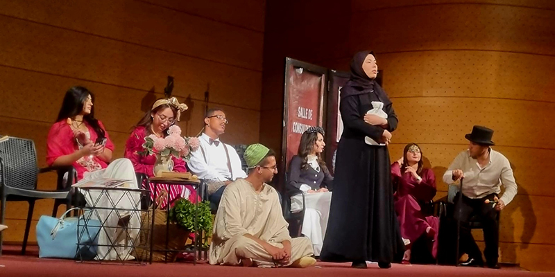 Théâtre universitaire à Fès: Une entrée en scène remarquable pour Habiba Touzani et ses étudiants 