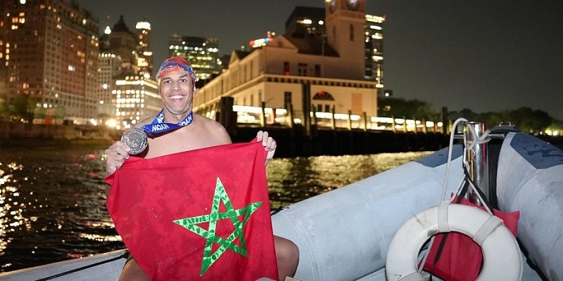 USA : Hassan Baraka premier Marocain à réalisé le tour de Manhattan à la nage
