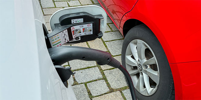 «Ne reculez pas» sur le 100% voitures électriques en 2035: 150 entreprises en appellent à Bruxelles