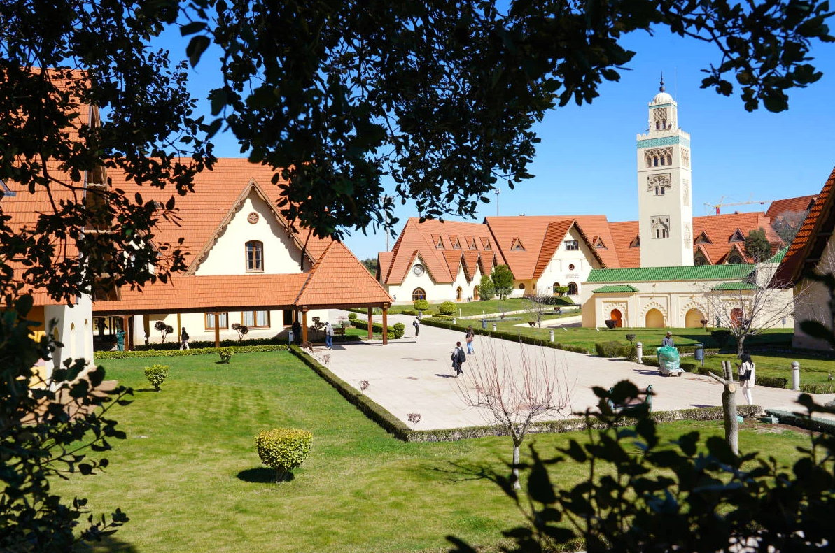 L’Université Al Akhawayn investit massivement dans l’énergie solaire