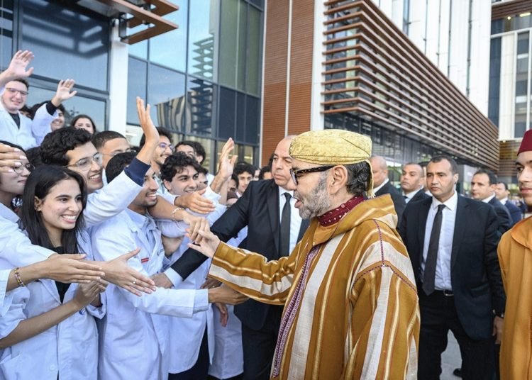 SM le Roi inaugure le Complexe hospitalo-universitaire International Mohammed VI de Rabat et ordonne la mise en service du CHU Mohammed VI d’Agadir