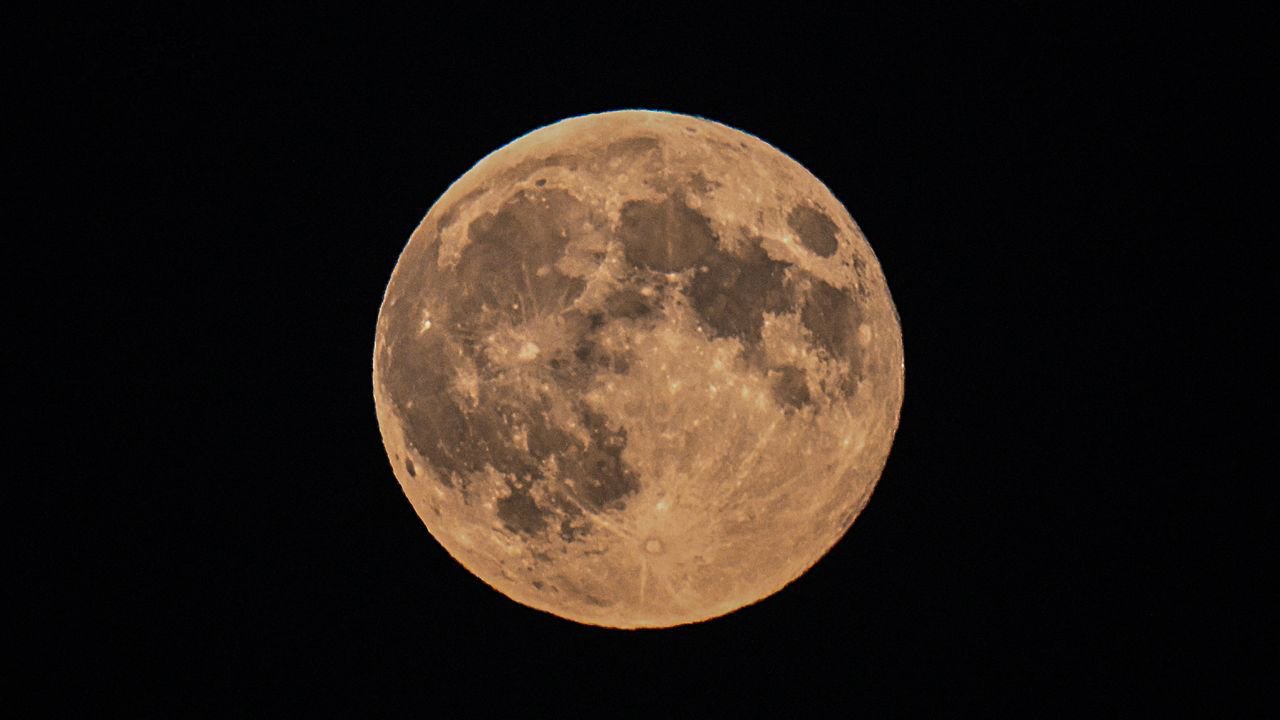 Une "super lune" (la plus brillante de l'année) illuminera le ciel dans la nuit du 5 novembre